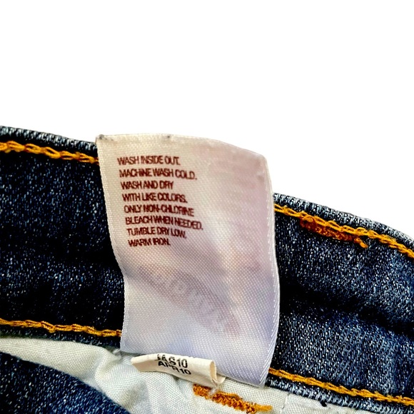 Old Navy Denim  Bermuda shorts size 8. Gently used - Picture 9 of 9